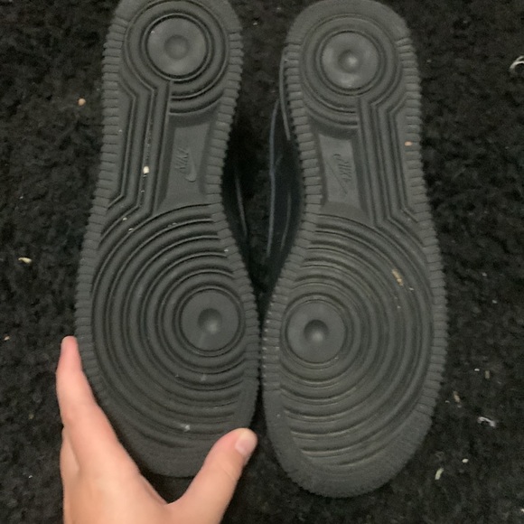 Black Air Force 1 - Picture 2 of 3